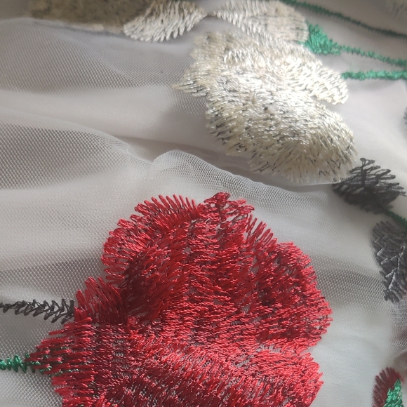 Duster with Roses - Picture 2 of 2